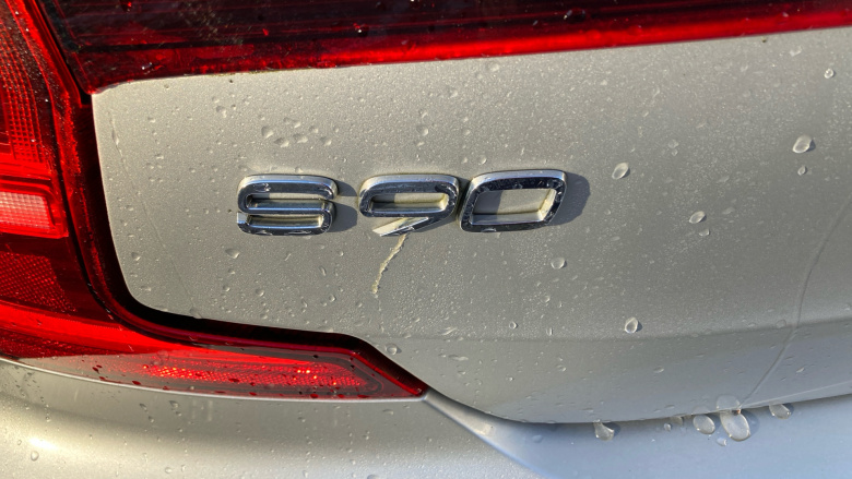 Volvo S90 2.0 D4 R DESIGN 4dr Geartronic Diesel Saloon